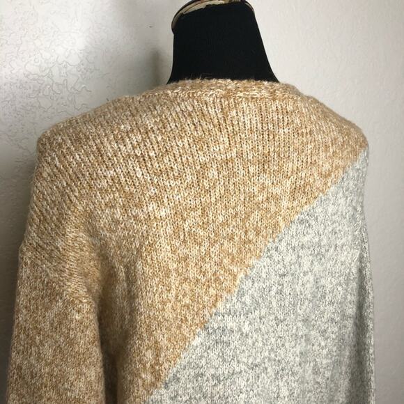 Cabi Tilt tan gray color block v neck snap front cardigan size Small #3886 - Picture 11 of 15